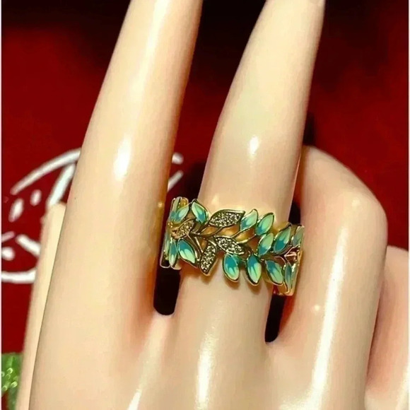 New 18k Yellow Gold Over Sterling Silver White Sapphires Ivy Leaf Band R… - Picture 5 of 6